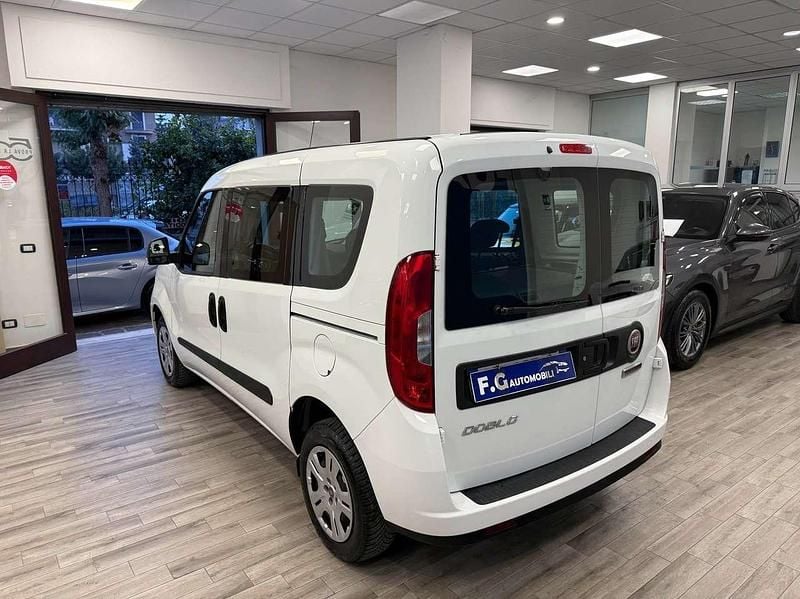 Usata Fiat Doblò Lounge 95 CV (69 kW) 2020 Bianco