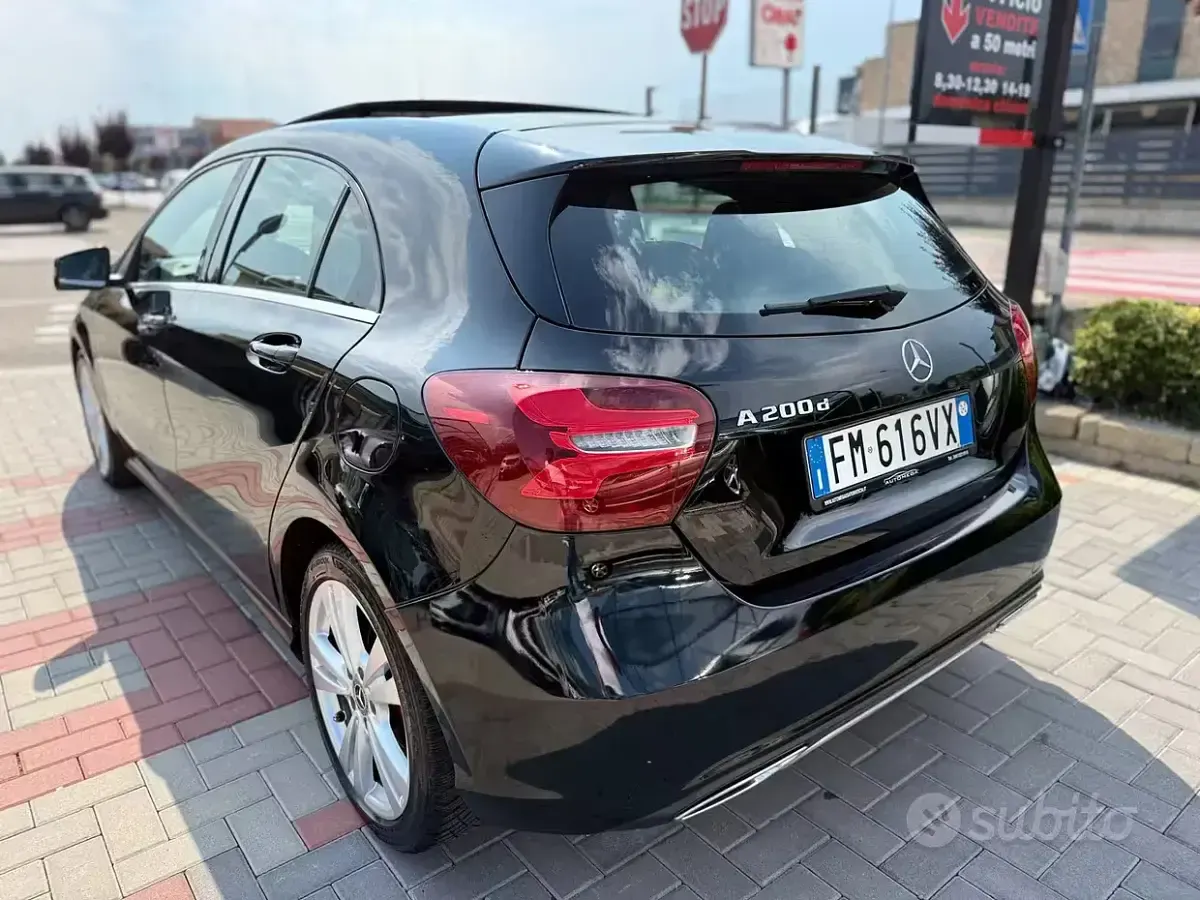 Usata Mercedes A200 136 CV (100 kW) 2018 Nero Berlina