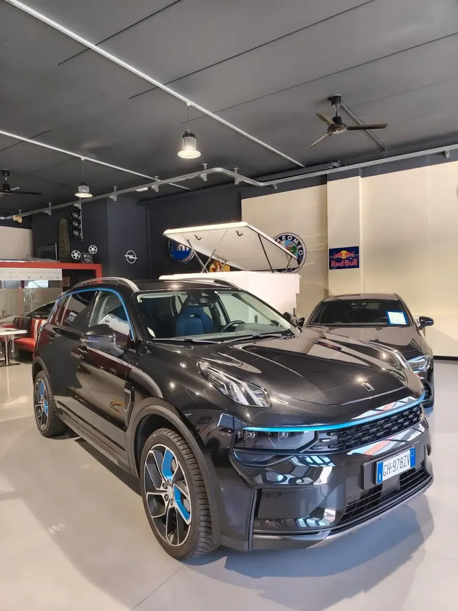 Usata Lynk & Co 01 179 CV (131 kW) 2022 Nero SUV