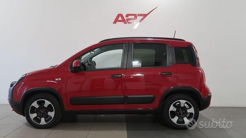 Usata Fiat Panda Cross Cross 69 CV (50 kW) 2023 Rosso Utilitaria