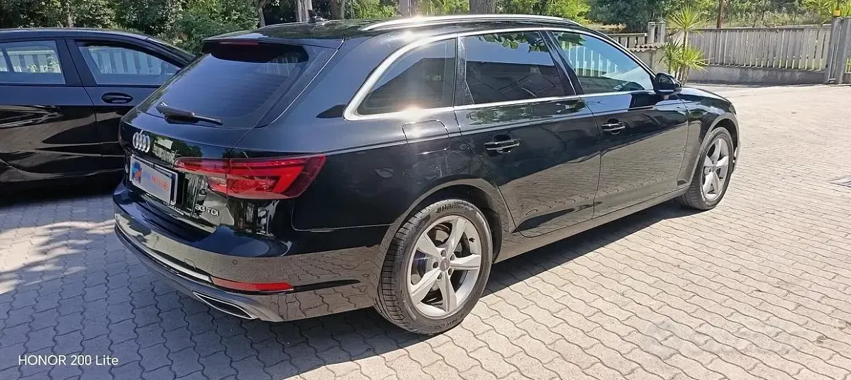 Usata Audi A4 Business 122 CV (89 kW) 2019 Nero Station wagon