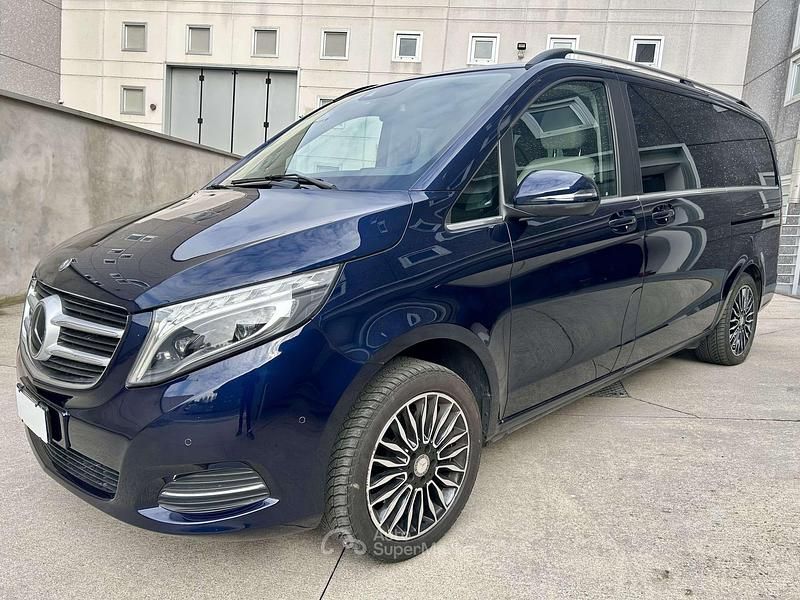 Usata Mercedes V250 Premium 190 CV (139 kW) 2016 Blu Monovolume
