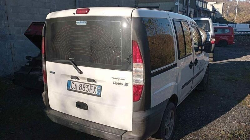 Usata Fiat Doblò 101 CV (74 kW) 2002 Bianco Monovolume