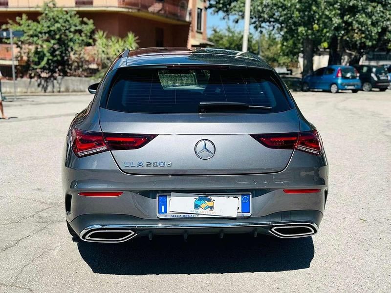 Usata Mercedes CLA200 Shooting Brake Premium 150 CV (110 kW) 2022 Grigio montagna Station wagon