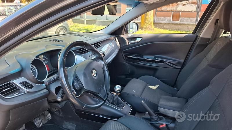 Usata Alfa Romeo Giulietta 2012 Grigio Utilitaria