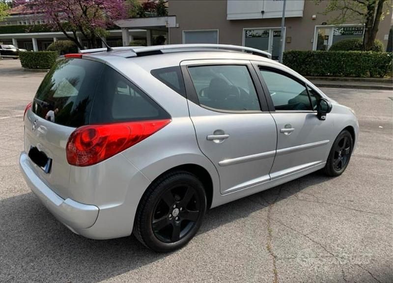 Usata Peugeot 207 95 CV (69 kW) 2011 Grigio Station wagon