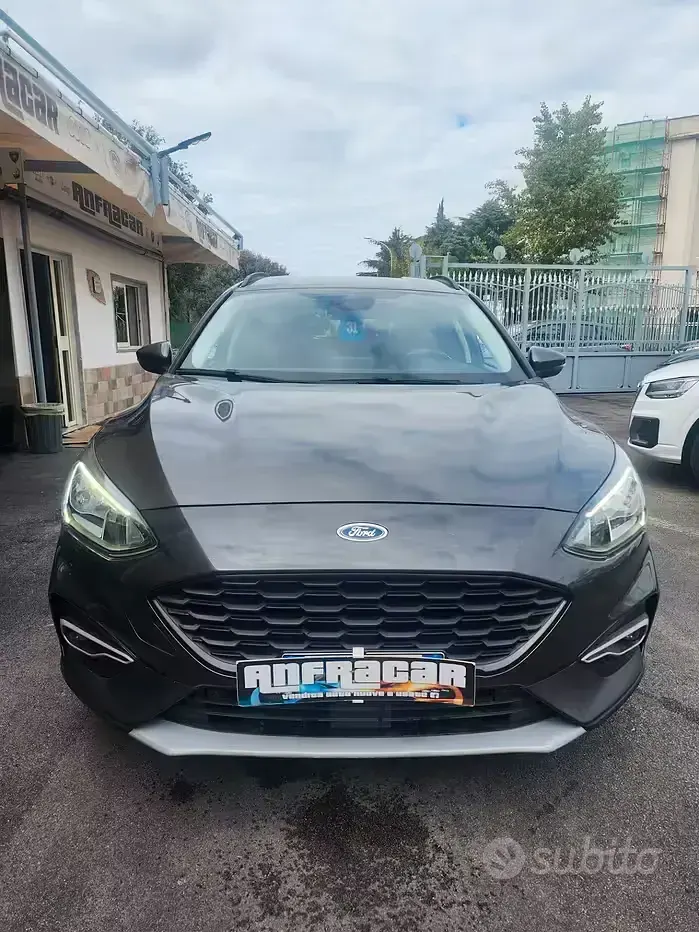 Usata Ford Focus ST-Line 120 CV (88 kW) 2020 Grigio Station wagon