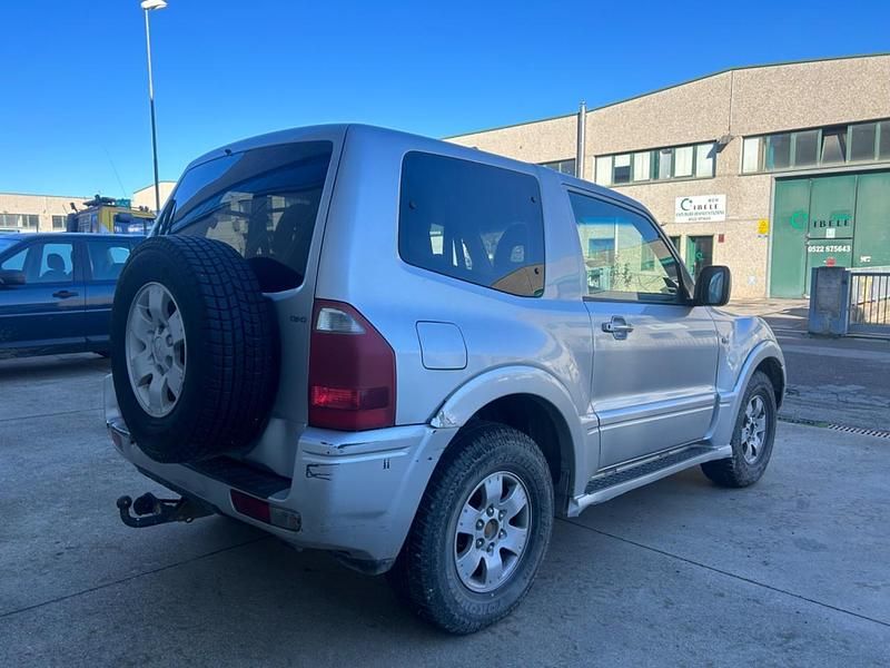 Usata Mitsubishi Pajero 160 CV (117 kW) 2003 Argento SUV