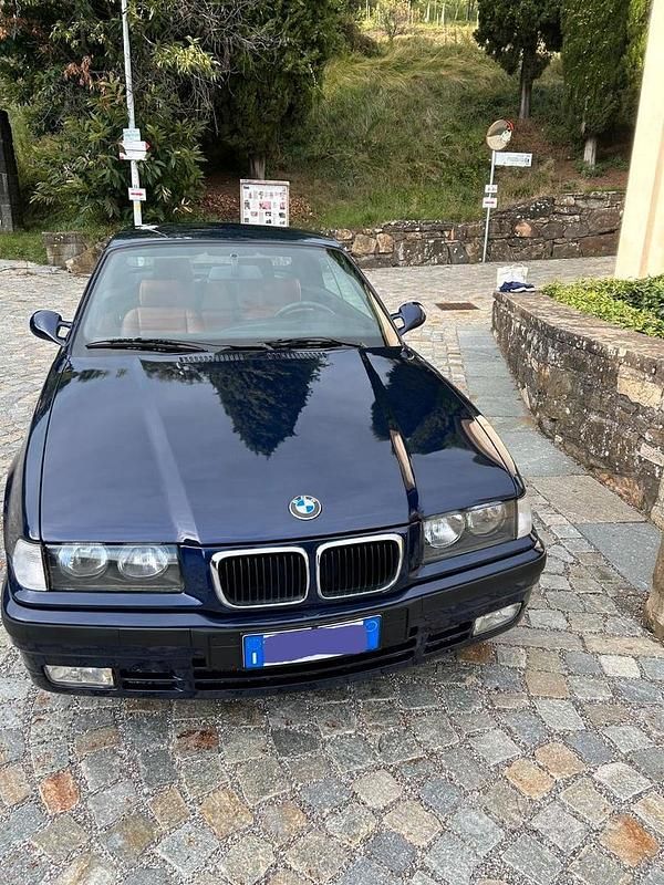 Usata BMW 318 116 CV (85 kW) 1995 Blu Cabrio