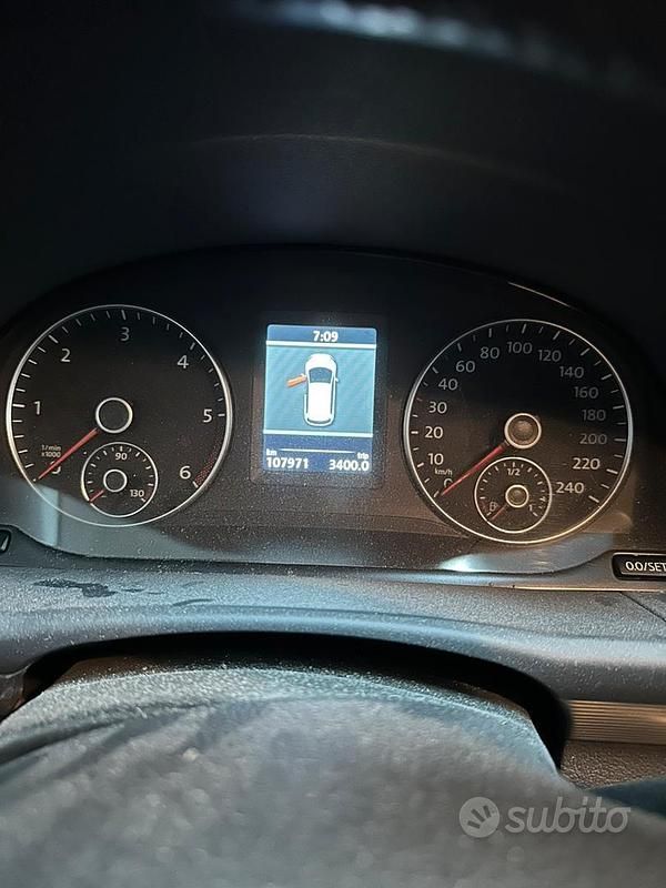 Usata VW Touran 140 CV (102 kW) 2013 Grigio Monovolume