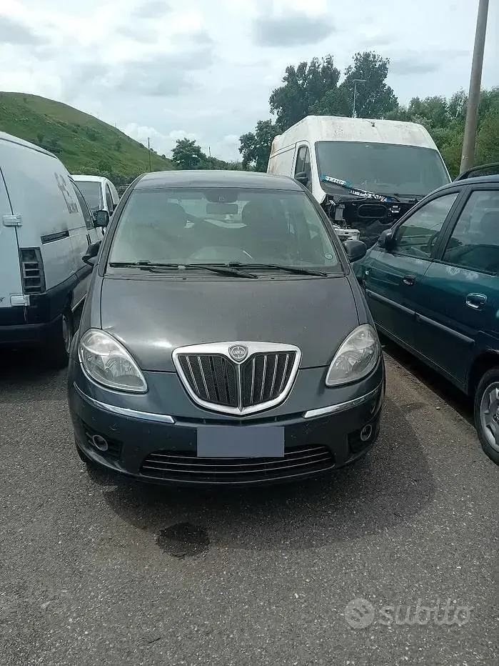 Usata Lancia Musa 95 CV (69 kW) 2011 Monovolume