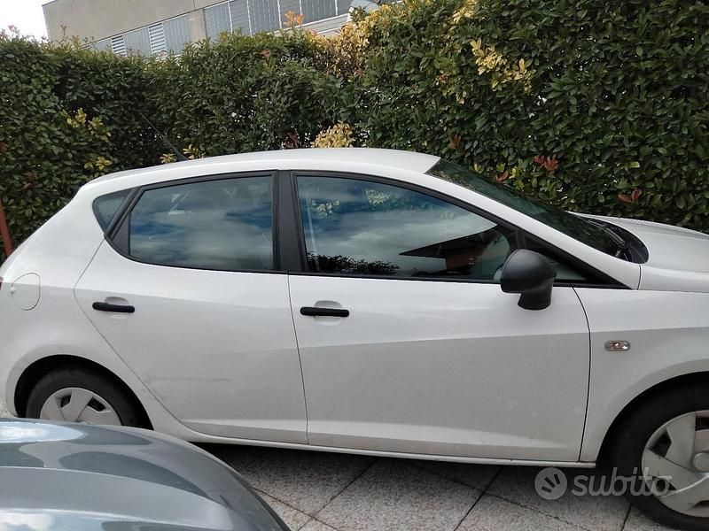 Usata Seat Ibiza 75 CV (55 kW) 2013 Bianco Berlina
