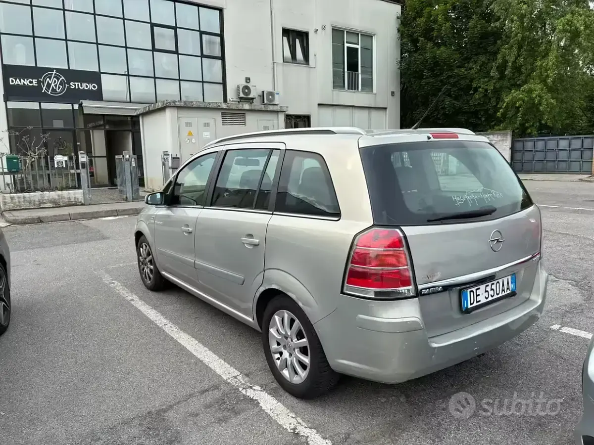 Brugt Opel Zafira Enjoy 120 HK (88 kW) 2006 Grå MPV