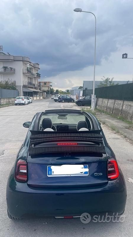 Usata Fiat 500e La Prima 86 kW (118 CV) 2022 Blu Cabrio