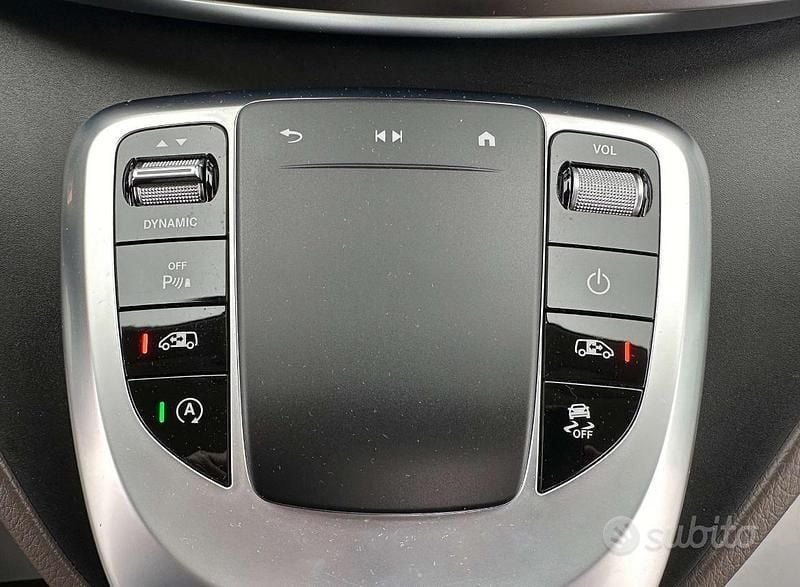 Usata Mercedes 300 Premium 239 CV (175 kW) 2022 Grigio Berlina