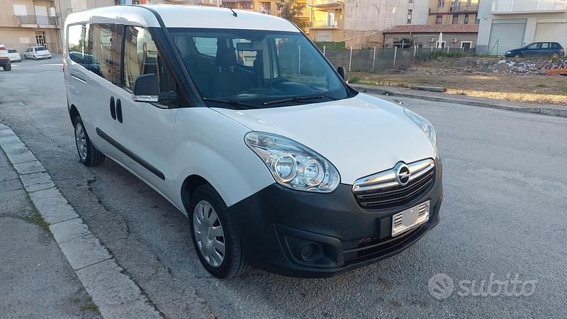 Occasion Opel Combo 90 ch (66 kW) 2012 Blanc Monospace