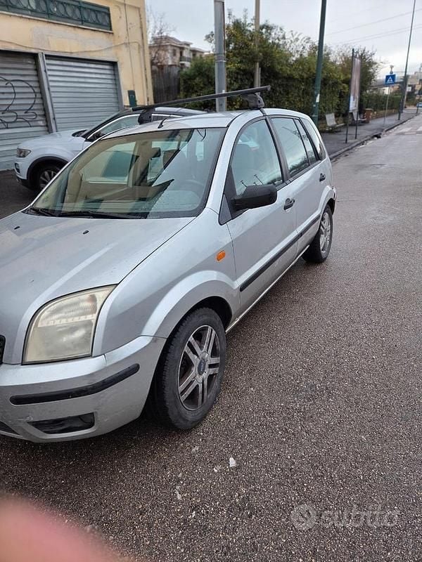 Usata Ford Fusion 2003 Grigio Utilitaria