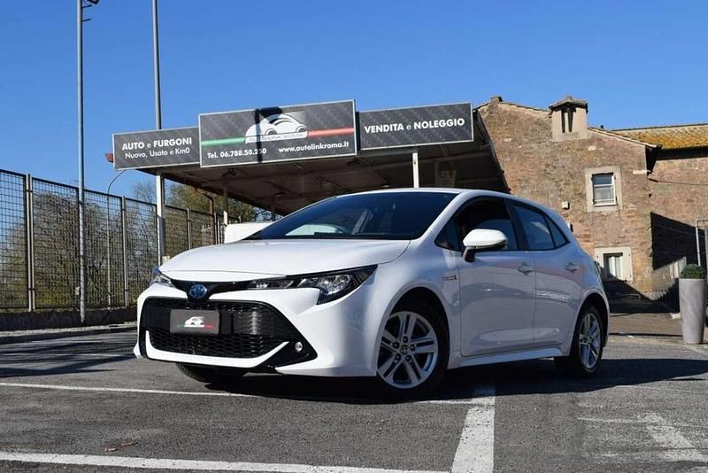Usata Toyota Corolla Business Edition 98 CV (72 kW) 2020 Bianco / pastello Berlina