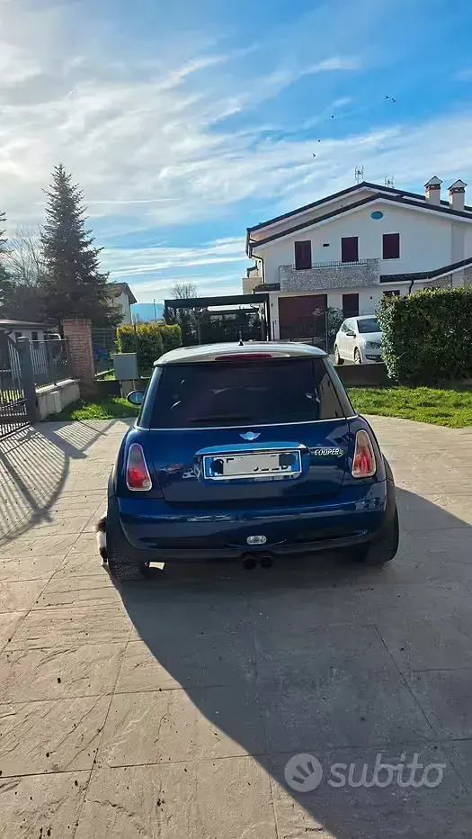 Usata Mini Cooper S 170 CV (125 kW) 2004 Bluazzurro Utilitaria
