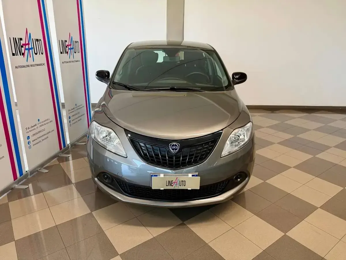 Usata Lancia Ypsilon S 69 CV (50 kW) 2024 Grigio Utilitaria