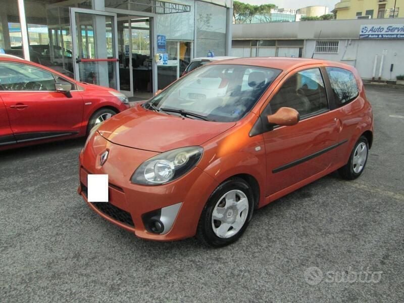 Usata Renault Twingo Initiale 76 CV (55 kW) 2008 Orange metallizzato Utilitaria