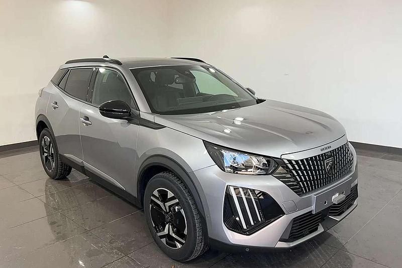 Usata Peugeot 2008 Allure 101 CV (74 kW) 2025 Grigio SUV