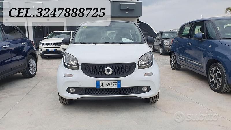 Usata Smart ForFour 71 CV (52 kW) 2019 Bianco Utilitaria