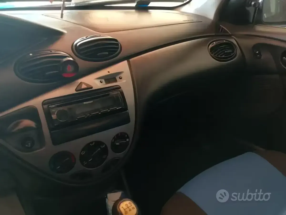 Usata Ford Focus 125 CV (91 kW) 2003 Verde