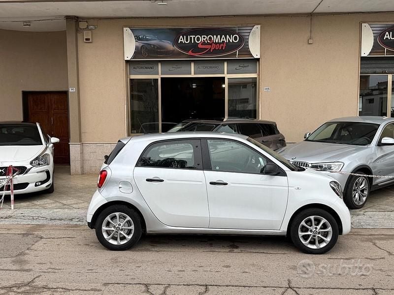 Usata Smart ForFour 71 CV (52 kW) 2017 Bianco Utilitaria