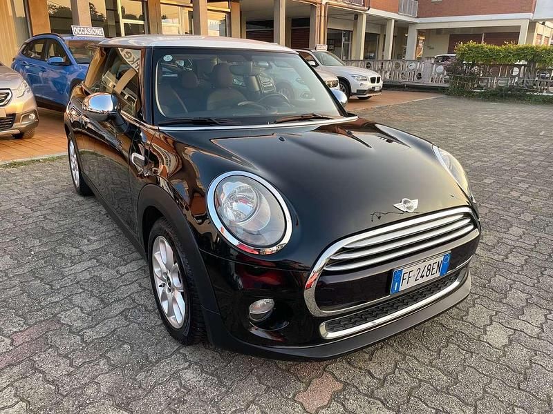 Usata Mini Cooper D 116 CV (85 kW) 2016 Nero Utilitaria