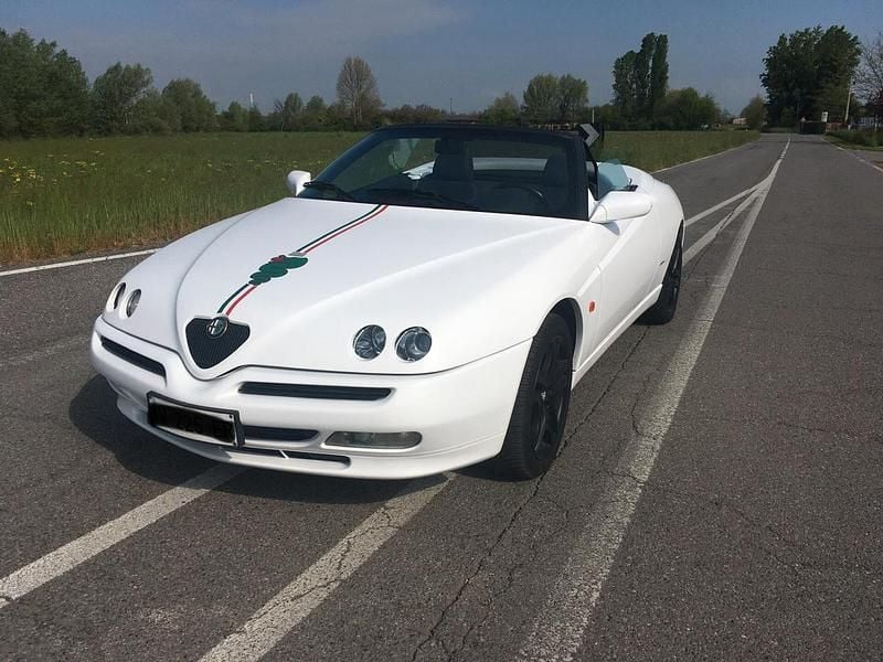 Usata Alfa Romeo Spider 144 CV (105 kW) 1998 Bianco Cabrio