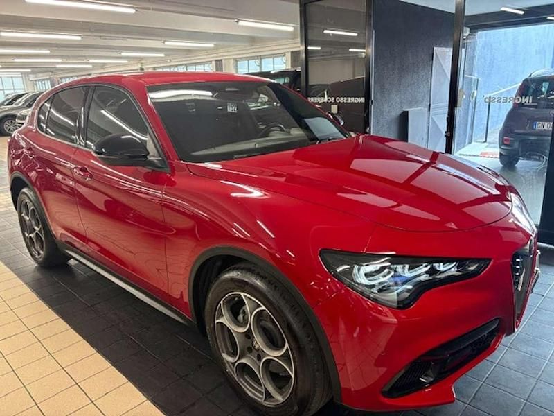 Usata Alfa Romeo Stelvio Sprint 160 CV (117 kW) 2024 Rosso SUV