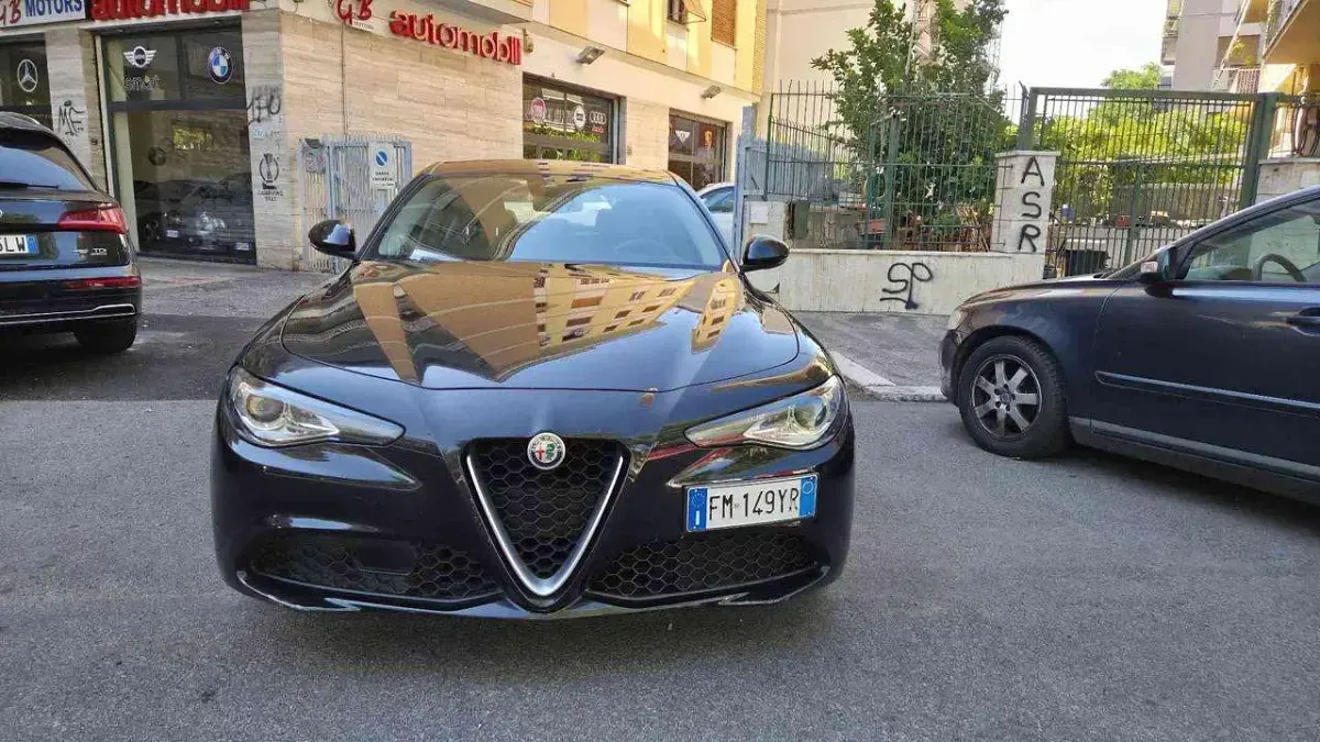 Usata Alfa Romeo Giulia Business 179 CV (131 kW) 2017 Nero Berlina