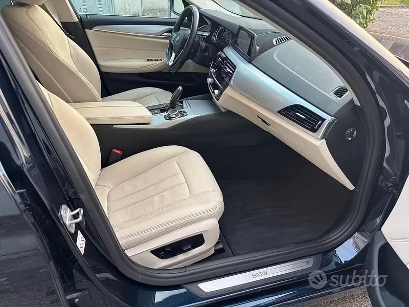 Usata BMW 520 Comfort Edition 190 CV (139 kW) 2019 Blu Station wagon