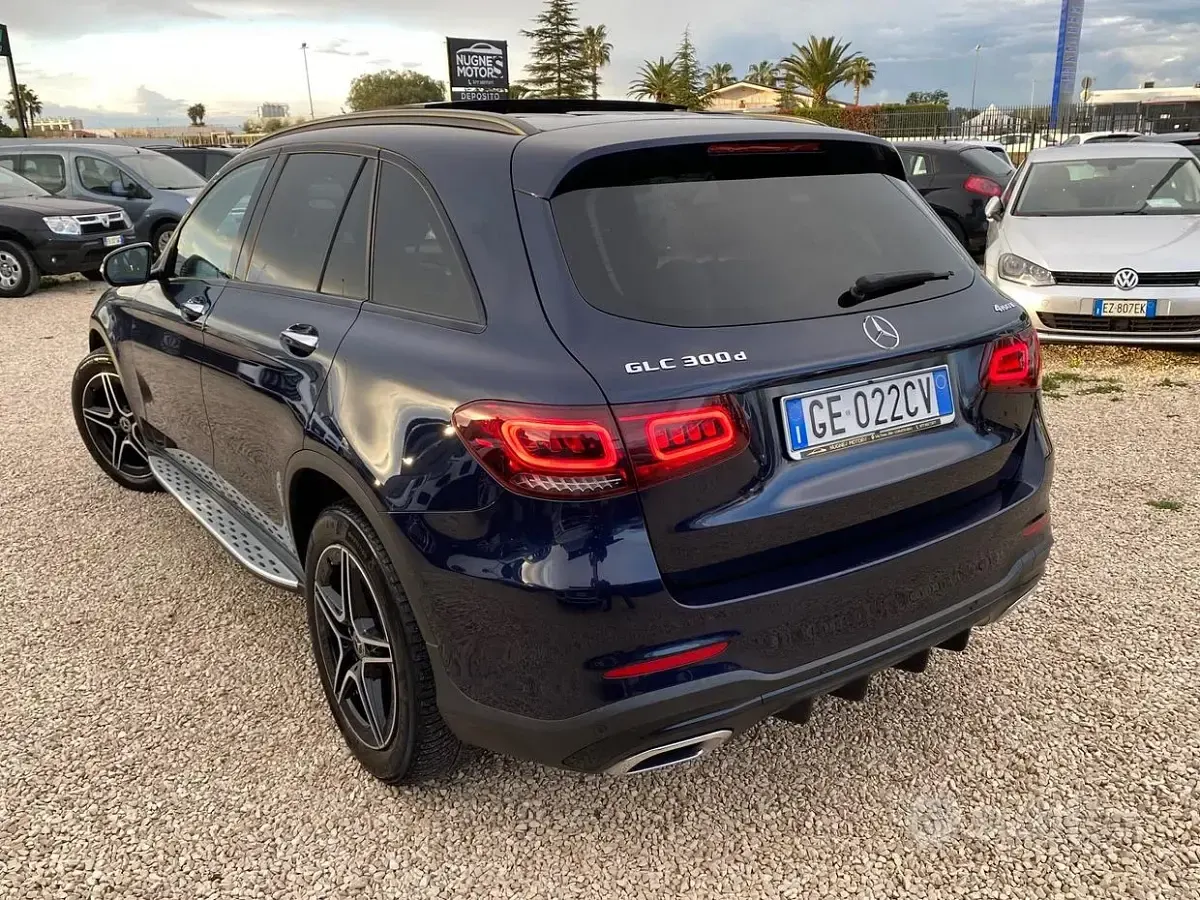 Usata Mercedes GLC300 Premium 245 CV (180 kW) 2021 Blu/azzurro SUV