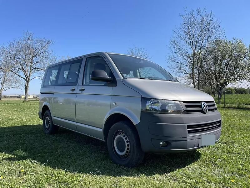 Usata VW Caravelle 2010 Marrone Monovolume