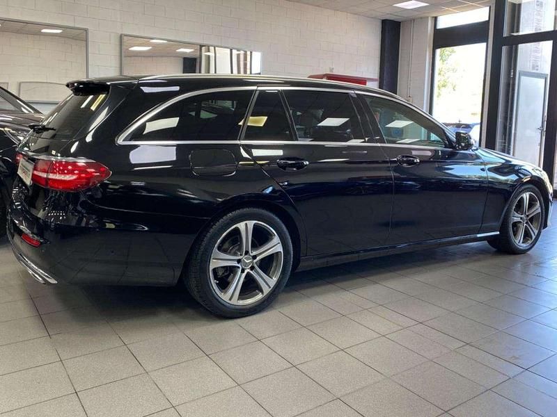 Usata Mercedes E200 160 CV (117 kW) 2020 Nero metallizzato Station wagon