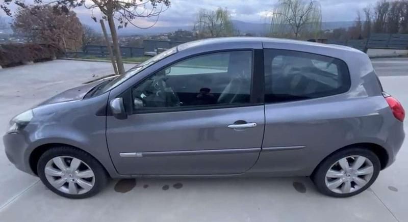 Usata Renault Clio II Luxe 103 CV (75 kW) 2009 Berlina