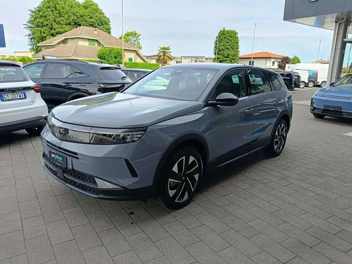 Nuova Opel Grandland X Edition+ 136 CV (100 kW) 2025 Grafik grey SUV