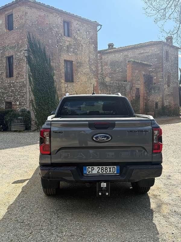 Usata Ford Ranger Wildtrack 241 CV (177 kW) 2023 Grigio Pick-up