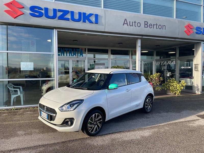 Bianco Usata 2023 Suzuki Swift Tre volumi | 18.900 € (Molto cara) - Immagine 1/4