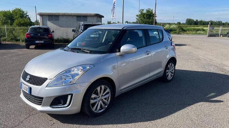 Argento Usata 2015 Suzuki Swift Cool Tre volumi | 8400 € (Buon prezzo) - Immagine 1/4