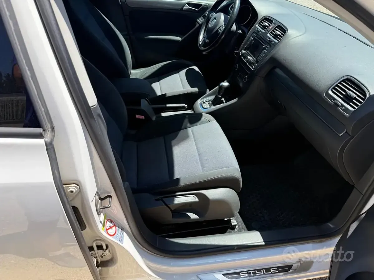 Usata VW Golf VI Highline 105 CV (77 kW) 2011 Bianco Utilitaria