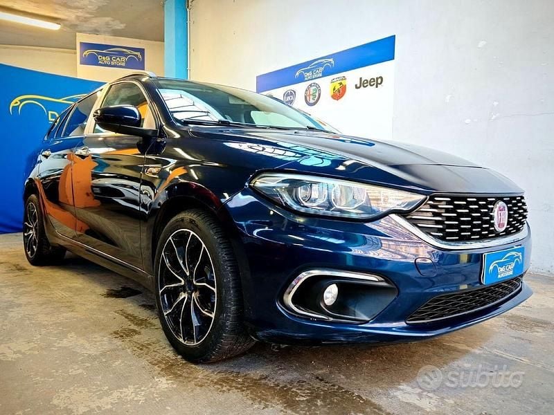 Blu Usata 2017 Fiat Tipo Lounge Station wagon | 6500 € (Buon prezzo) - Immagine 1/4