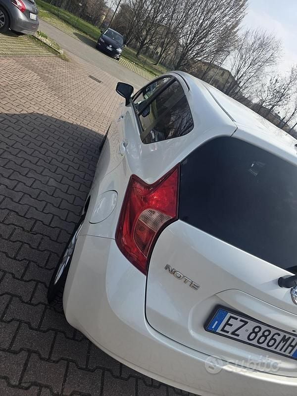 Usata Nissan Note Acenta 90 CV (66 kW) 2015 Bianco Utilitaria