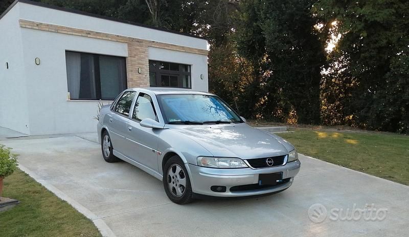 Usata Opel Vectra Edition 2000 Berlina