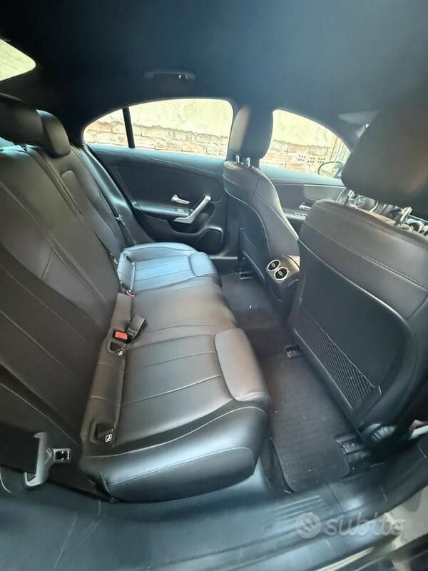 Usata Mercedes 180 2019 Grigio Berlina