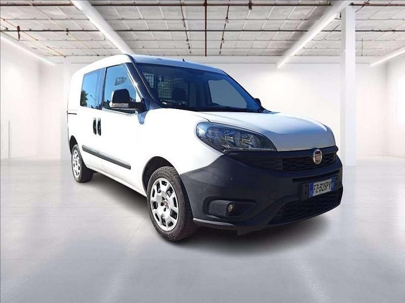 Bianco pastello Usata 2020 Fiat Doblò Lounge Monovolume | 9400 € (Buon prezzo) - Immagine 1/4
