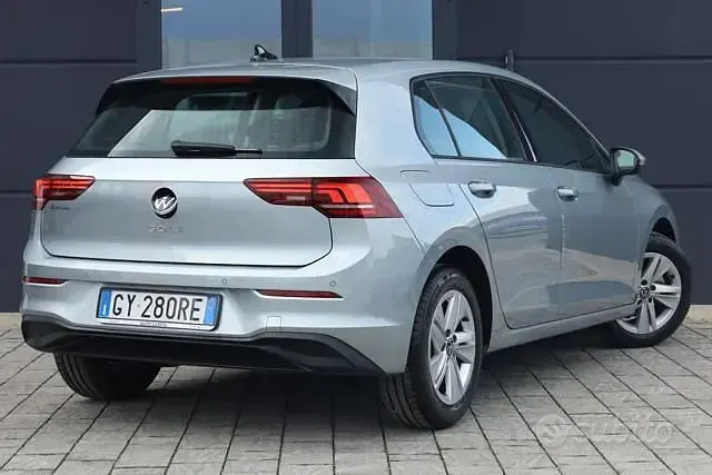 Brugt VW Golf VIII Life 116 HK (85 kW) 2025 Grå Sedan