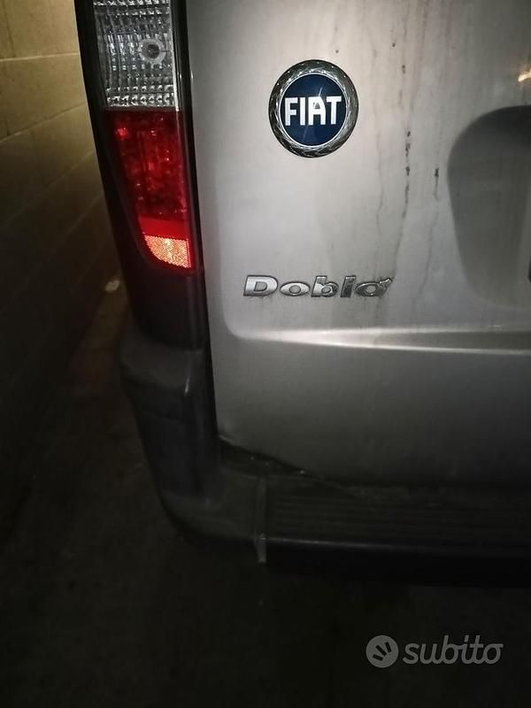 Usata Fiat Doblò 105 CV (77 kW) 2004 Grigio Monovolume